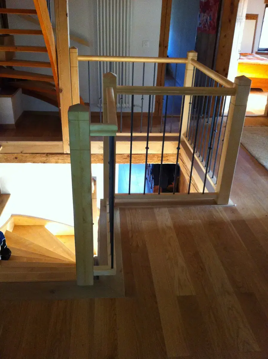 Escalier érable, marches balancées, Escaliers : réalisation Vallotton Menuiserie
