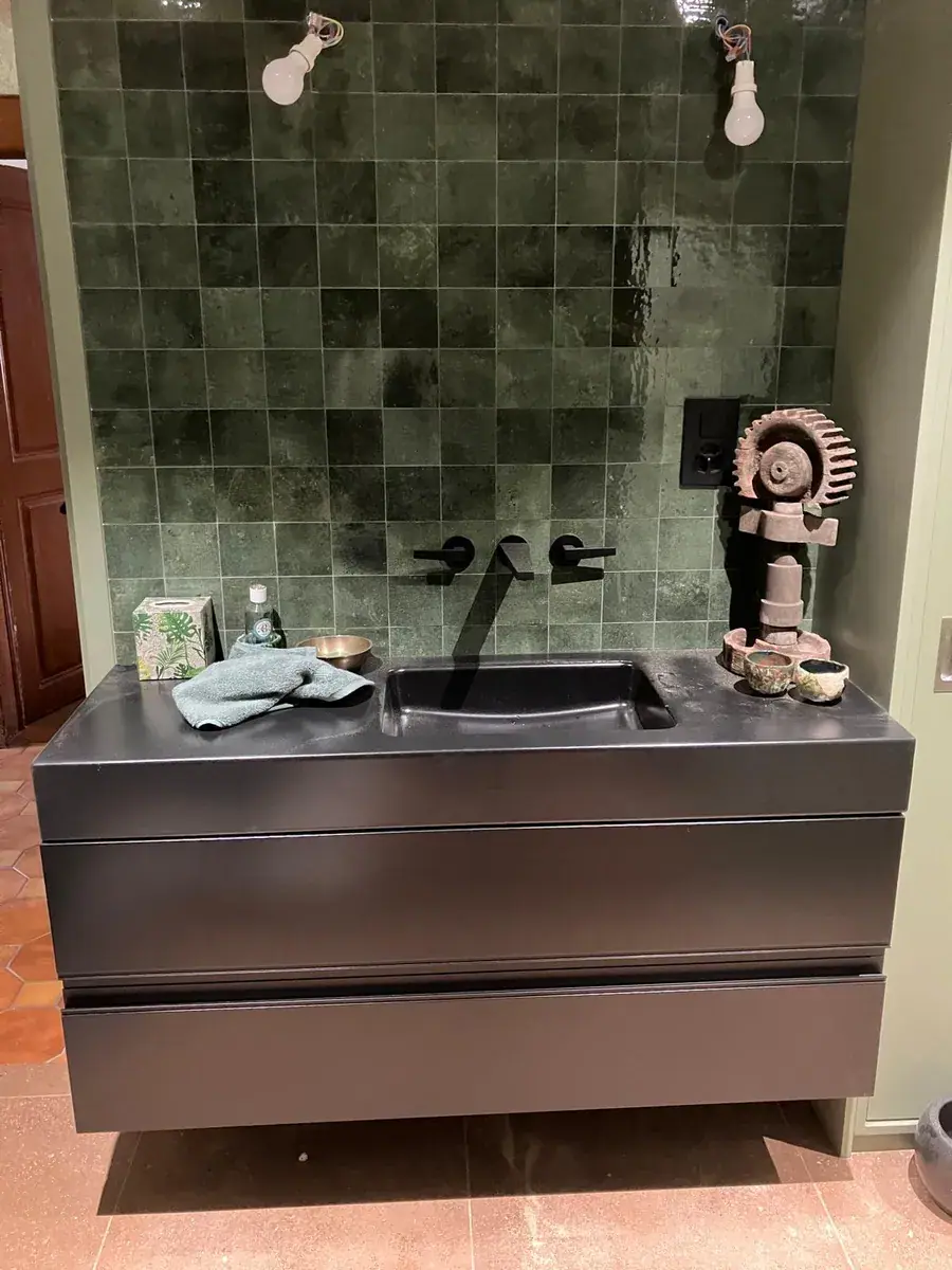 Meuble lavabo MDF peint, Ébénisterie : réalisation Vallotton Menuiserie