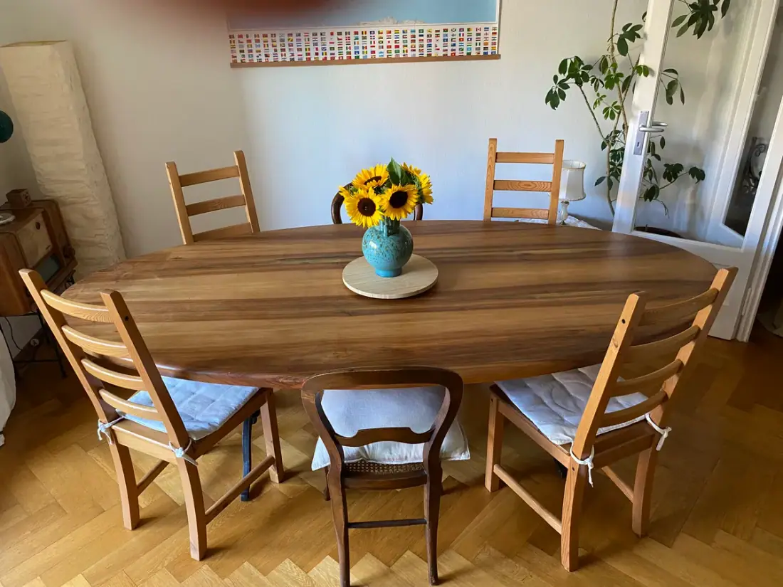 Table en noyer massif, Ébénisterie : réalisation Vallotton Menuiserie